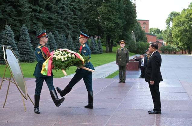Russia Myanmar Wreath Laying 9223363 18.08.2026 Myanmar President Min Aung Hlaing attends a wreath-laying ceremony at the Tomb of the Unknown Soldier by the Kremlin Wall in Moscow, Russia. Alexey Nikolskiy Sputnik Moscow Russia  Copyright: xAlexeyxNikolskiyx
