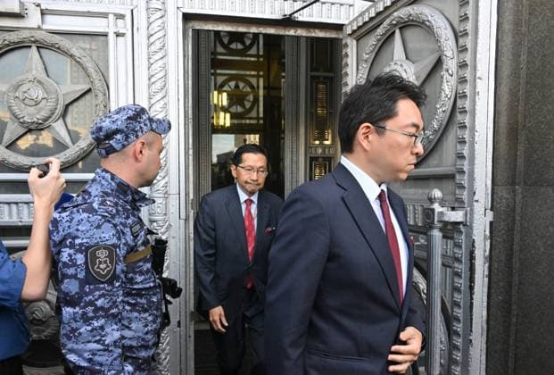 Russia Japan Ambassador 9223358 18.08.2026 Japanese Ambassador to Russia Akira Muto, centre, leaves the Russian Foreign Ministry headquarters in Moscow, Russia. Muto was summoned to the ministry after Japan protested the Russian president s visit to Iturup Island. Ilya Pitalev Sputnik Moscow Russia  Copyright: xIlyaxPitalevx