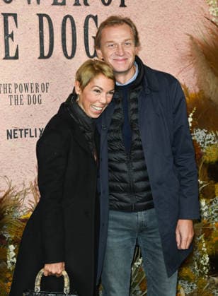News from August 18, 2026: Mathilde Favier, Dior’s director of public relations, and her partner, film producer Nicolas Altmayer, died yesterday in a car accident in the Deux-Sèvres department. Mathilde Favier and her partner Nicolas Altmayer at the premiere of the film *The Power of the Dog* dog before its release on Netflix at the UGC Normandie theater in Paris on October 18, 2021. Coadic Guirec Bestimage. The Power of the Dog Premiere at the UGC Normandie Theater on October 18, 2021, in Paris, France. Paris, France  Copyright: xCOADICxGUIRECx xBESTIMAGExCOADICxGUIRECx xBESTIMAGEx