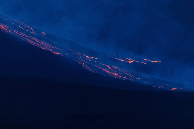 Mount Etna Eruption Continues - Italy Mount Etna: The lava flow from the new vent over the Valle del Bove, as seen from Monte Pomiciaro, Italy on August 17, 2026. Photo by Francesco Enriquez IPA ABACAPRESS.COM Catania Italy  Copyright: xIPA ABACAx