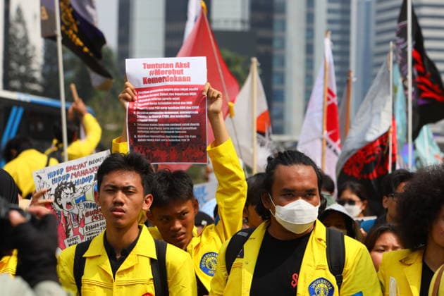 August 18, 2026, Central Jakarta, Jakarta, indonesia: JAKARTA, Indonesia Ã¢â‚¬ Student groups led by the Student Executive Board of the University of Indonesia (BEM UI) are scheduled to stage a protest at Bundaran Hotel Indonesia (HI), Central Jakarta, on Tuesday, August 18, 2026. The action, titled Ã¢â‚¬oeMerebut KemerdekaanÃ¢â‚¬Â (Reclaiming Independence), is expected to begin at around 1 p.m. local time...According to BEM UI, the protest will raise concerns over governance, economic conditions, public policy and civil liberties. The group has outlined eight key demands, including:..Ã¢â‚¬Â¢ An end to policies it describes as state domination over citizens.Ã¢â‚¬Â¢ Stronger action against corruption, collusion and nepotism.Ã¢â‚¬Â¢ Genui - ZUMAp146 20260818_zap_p146_002 Copyright: xDennyxPohanx