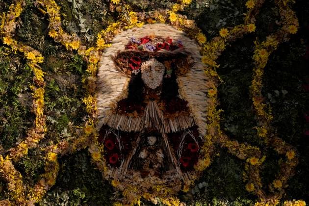 El Rocío Decorates Its Streets to Bid Farewell to the Virgin Images of the preparations in the village of El Rocío August 18, 2026, in El Rocío, Almonte, Huelva, Andalusia The village of El Rocío is already preparing for one of its most eagerly anticipated events. Residents are working on the traditional decoration of the streets with paper flowers, arches, and structures adorned with rosemary in anticipation of the Virgin’s upcoming departure from her sanctuary. On August 19, La Pastora will begin her journey to Almonte, where she will remain for nine months before returning to the village. August 18, 2026 Joaquí Huelva, Andalusia, Huelva, Andalusia, Spain  Copyright: xJoaquinxCorcherox 7719283