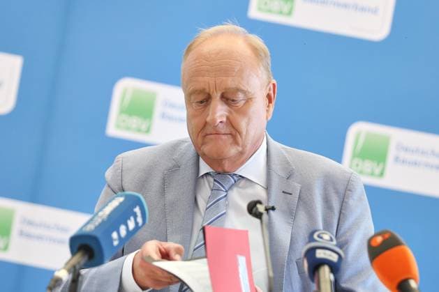 Berlin, Deutschland, 18.08.2026: Haus der Deutschen Land- und Ernährungswirtschaft: Pressekonferenz des Bauernverbands zur Erntebilanz: Joachim Rukwied, Präsident Deutscher Bauernverband *** Berlin, Germany, August 18, 2026, House of German Agriculture and Food Industry; Farmers Association press conference on the harvest report; Joachim Rukwied, President of the German Farmers Association Copyright: xdtsxNachrichtenagenturx dts_130363