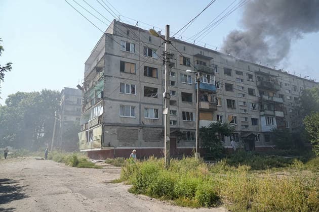 August 18, 2026, Kramatorsk, NULL, Ukraine: Smoke is billowing from a damaged building following a Russian strike on Kramatorsk, west of the Donbas region in Ukraine, on the morning of August 18, 2026. Kramatorsk Ukraine - ZUMAa252 20260818_zip_a252_008 Copyright: xDavidxAllignonx