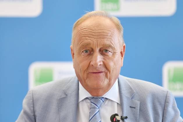 Berlin, Deutschland, 18.08.2026: Haus der Deutschen Land- und Ernährungswirtschaft: Pressekonferenz des Bauernverbands zur Erntebilanz: Joachim Rukwied, Präsident Deutscher Bauernverband *** Berlin, Germany, August 18, 2026 House of the German Agricultural and Food Industry Press conference of the German Farmers Association on the harvest report Joachim Rukwied, President of the German Farmers Association Copyright: xdtsxNachrichtenagenturx dts_130359