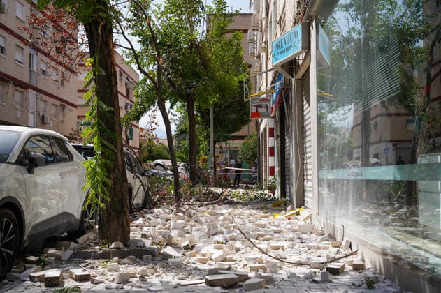 A new strong earthquake has once again shaken Granada and its metropolitan area. Images of the damage caused by the earthquake. August 18, 2026, in Granada, Andalusia, Spain A new strong earthquake struck Granada and its metropolitan area again on Tuesday at 10:37 a.m. and was widely felt by the population. The revised measurement by the National Geographic Institute (IGN) indicates a shallow earthquake, with a magnitude of 4.7 and an epicenter in Gójar, making it the second-strongest earthquake since the start of the seismic event last Friday, August 14. AUGUST 18, 2026 Granada, Andalusia Granada, Andalusia, Spain  Copyright: xArsenioxZuritax 7719427