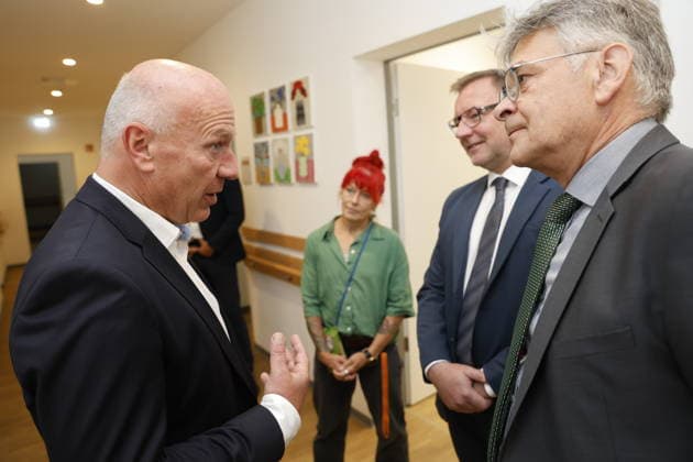 Kai Wegner, Bürgermeister, Dr. Matthias Fichtmüller, Thomas Neubauer, Daniel Klappenbach; Wort-Bild-Termin: 12.30 Uhr, Besuch einer Einrichtung der Oberlinhaus Werkstätten gGmbH, am 18.08.2026 in Berlin, (Oberlinhaus Werkstätten gGmbH), Deutschland *** Kai Wegner, Mayor; Dr. Matthias Fichtmüller; Thomas Neubauer; Daniel Klappenbach; Text, Photo, Event at 12:30 p.m., visit to a facility of Oberlinhaus Werkstätten gGmbH, on August 18, 2026, in Berlin, Oberlinhaus Werkstätten gGmbH, Germany