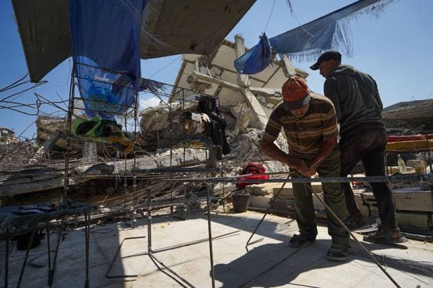Gaza residents salvage metal from destroyed homesGaza residents salvage metal from destroyed homes KHAN YOUNIS, GAZA STRIP, PALESTINE, AUGUST 18, 2026: Palestinians salvage metal from the rubble of destroyed homes in Khan Younis for reuse in making tents and other items needed for daily life, amid shortages of materials and limited resources in the Gaza Strip. KHAN YOUNIS Palestine, State of Copyright: x xRamzixAbuxAmerx xJNAxPressx