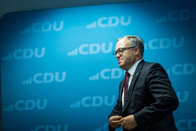 Mario Voigt, Ministerpräsident Thüringen, gibt in der CDU-Landesgeschäftsstelle eine Pressekonferenz;Pressekonferenz des Ministerpräsidenten von Thüringen in der Landesgeschäftsstelle der CDU, Erfurt Thüringen Deutschland Landesgeschäftsstelle CDU Thür *** Mario Voigt, Minister-President of Thuringia, holds a press conference at the CDU state headquarters Press conference by the Minister-President of Thuringia at the CDU state headquarters, Erfurt, Thuringia, Germany CDU Thuringia State Headquarters