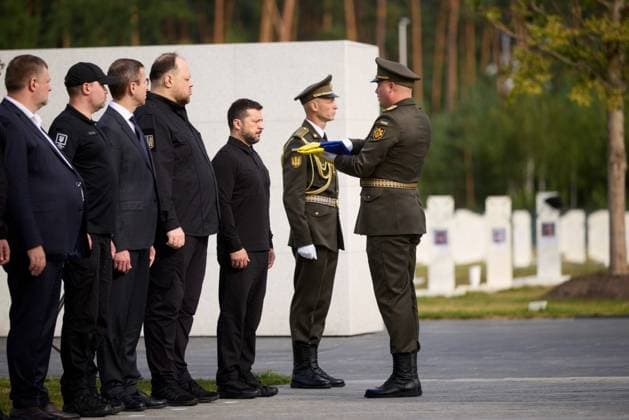 Zelensky Attends Reburial of Yevhen Konovalets Near Kyiv Ukrainian President Volodymyr Zelensky attends the reburial ceremony of Yevhen Konovalets, a colonel in the army of the Ukrainian People’s Republic and the first head of the Organization of Ukrainian Nationalists, at the National Military Memorial Cemetery near Kyiv, Ukraine, on August 18, 2026. Konovalets’ remains were returned to Ukraine 88 years after his burial in Rotterdam, where he was assassinated in 1938, during a ceremony attended by officials and military figures. Photo by PRESIDENT OF UKRAINE apaimages Ukraine Ukraine Ukraine 180826_Ukraine_UPO_00(12).jpeg Copyright: xapaimagesxPRESIDENTxOFxUKRAINEx xapaimagesx