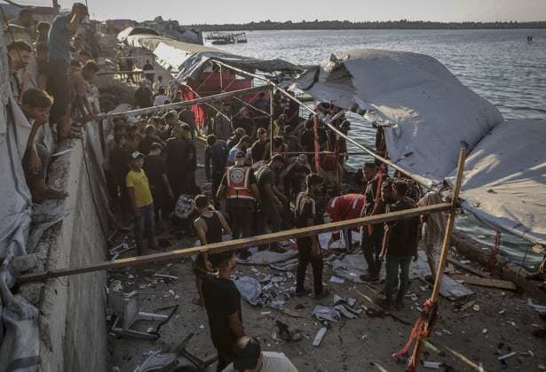 Israeli drone strike on crowded Gaza cafe kills 6 Palestinians GAZA CITY, GAZA, PALESTINE - AUGUST 18: Palestinians gather around destroyed beachfront cafe in Gaza City, Gaza, Palestine on August 18, 2026, following an Israeli airstrike that killed at least six people, including a child, and injured more than 12 others. The attack on the civilian gathering spot occurred despite recent calls from U.S. President Donald Trump urging Israel to halt its military operations across the Gaza Strip, as local rescue teams worked to retrieve victims from the damaged structure. Saeed M. M. T. Jaras Anadolu Gaza City Gaza. Editorial use only. Please get in touch for any other usage.  Copyright: x2026xAnadoluxSaeedxM.xM.xT.xJarasx