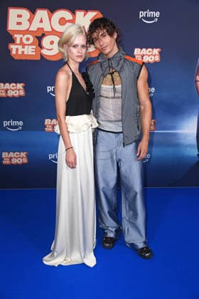 Sidney Fahlisch, Bene Schulz bei der Prime Video Filmpremiere von BACK TO THE 90s im Delphi Filmpalast in Berlin am 18.08.2026 *** Sidney Fahlisch and Bene Schulz at the Prime Video premiere of *BACK TO THE 90s* at the Delphi Filmpalast in Berlin on August 18, 2026