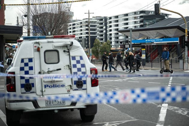 FOOTSCRAY RAM RAID, Police block the street outside Dragon Hot Pot in Footscray, the site of a ram raid, in Melbourne, Wednesday, August 19, 2026. ( NO ARCHIVING MELBOURNE VICTORIA AUSTRALIA  Copyright: xJAYxKOGLERx 20260819147266163548