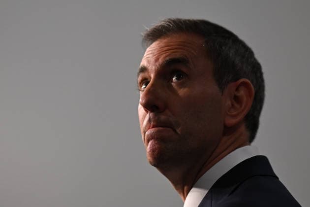 JIM CHALMERS WAGES PRESSER, Australian Treasurer Jim Chalmers speaks to the media during a press conference at Parliament House in Canberra, Wednesday, August 19, 2026. ( NO ARCHIVING CANBERRA AUSTRALIAN CAPITAL TERRITORY AUSTRALIA  Copyright: xLUKASxCOCHx 20260819183571572195