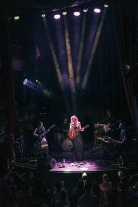 Hannah Cohen performs at Hoxton Hall on August 18, 2026 in London, England. LONDON, ENGLAND - AUGUST 18: Hannah Cohen performs at Hoxton Hall on August 18, 2026 in London, England., Credit:Pupat Chenaksara Avalon UK, London  Copyright: xPupatxChenaksarax xAvalonx PCN_HANNAH_COHEN_LIVE_1125373615