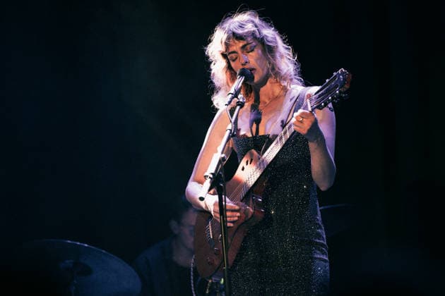 Hannah Cohen performs at Hoxton Hall on August 18, 2026 in London, England. LONDON, ENGLAND - AUGUST 18: Hannah Cohen performs at Hoxton Hall on August 18, 2026 in London, England., Credit:Pupat Chenaksara Avalon UK, London  Copyright: xPupatxChenaksarax xAvalonx 1125373543