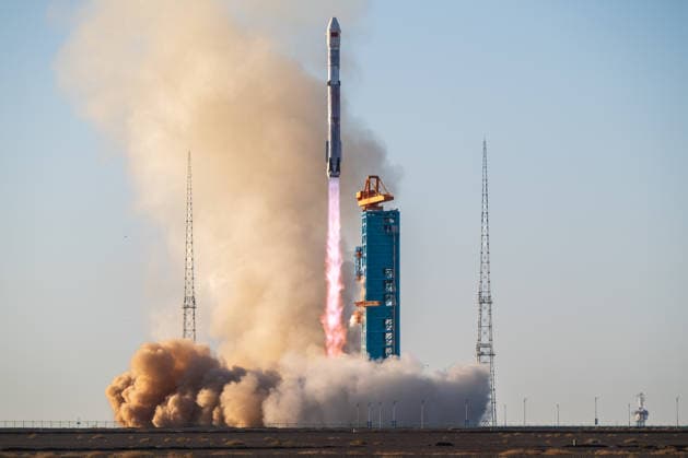 GANSU, CHINA - AUGUST 19: The Zhuque-3 Y2 rocket blasted off at 7:35 a.m. (Beijing Time) from the Dongfeng commercial space innovation pilot zone on August 19, 2026 in northwest China. China launched the reusable rocket Zhuque-3 on Wednesday morning, achieving its first recovery of a rocket s first stage on land. The land-based recovery of the rocket s first stage was completed as planned, and the flight mission was a complete success.  Copyright: xVCGx 111660851290