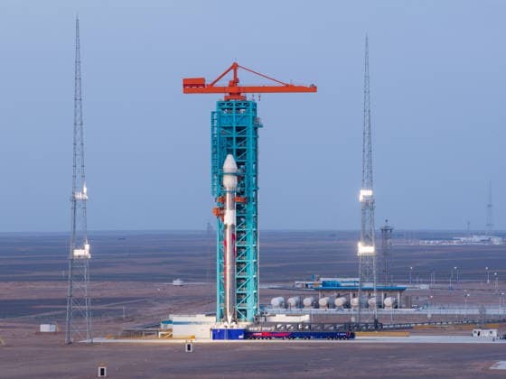 GANSU, CHINA - AUGUST 19: The Zhuque-3 Y2 rocket blasted off at 7:35 a.m. (Beijing Time) from the Dongfeng commercial space innovation pilot zone on August 19, 2026 in northwest China. China launched the reusable rocket Zhuque-3 on Wednesday morning, achieving its first recovery of a rocket s first stage on land. The land-based recovery of the rocket s first stage was completed as planned, and the flight mission was a complete success.  Copyright: xVCGx 111660851286