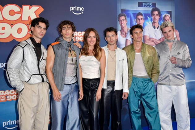 Jacob Rott, Bene Schulz, Johanna Klum, Julian Braun, Tim Schaecker und Luis Freitag bei der Premiere des Amazon Prime Video-Films Back to the 90s im Delphi Filmpalast am Zoo. Berlin, 18.08.2026 *** Jacob Rott, Bene Schulz, Johanna Klum, Julian Braun, Tim Schaecker, and Luis Freitag at the premiere of the Amazon Prime Video film *Back to the 90s* at the Delphi Filmpalast am Zoo in Berlin, August 18, 2026 Foto:xM.xBehrensx xFuturexImagex 90s_6803