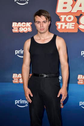 Luis Moll bei der Premiere des Amazon Prime Video-Films Back to the 90s im Delphi Filmpalast am Zoo. Berlin, 18.08.2026 *** Luis Moll at the premiere of the Amazon Prime Video film *Back to the 90s* at the Delphi Filmpalast am Zoo in Berlin, August 18, 2026 Foto:xM.xBehrensx xFuturexImagex 90s_6821