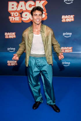 ABB AMAZON- Tim Schaecker zu Gast auf dem blauen Teppich bei der Weltpremiere der Amazon Prime Serie Back to the 90s im Delphi Filmpalast am 18.AUGUST 2026 in Berlin Berlin Deutschland *** ABB AMAZON Tim Schaecker walks the blue carpet at the world premiere of the Amazon Prime series *Back to the 90s* at the Delphi Filmpalast on August 18, 2026, in Berlin, Berlin, Germany