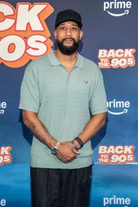 ABB AMAZON- 2Rapper Jalil zu Gast auf dem blauen Teppich bei der Weltpremiere der Amazon Prime Serie Back to the 90s im Delphi Filmpalast am 18.AUGUST 2026 in Berlin Berlin Deutschland *** ABB AMAZON 2 Rapper Jalil walks the blue carpet at the world premiere of the Amazon Prime series *Back to the 90s* at the Delphi Filmpalast on August 18, 2026, in Berlin, Germany