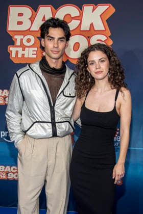 ABB AMAZON- Jacob Rott und Derya Akyol zu Gast auf dem blauen Teppich bei der Weltpremiere der Amazon Prime Serie Back to the 90s im Delphi Filmpalast am 18.AUGUST 2026 in Berlin Berlin Deutschland *** ABB AMAZON s Jacob Rott and Derya Akyol appeared on the blue carpet at the world premiere of the Amazon Prime series *Back to the 90s* at the Delphi Filmpalast on August 18, 2026, in Berlin, Germany