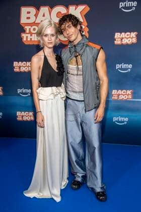ABB AMAZON- Sidney Fahlisch und Bene Schulz zu Gast auf dem blauen Teppich bei der Weltpremiere der Amazon Prime Serie Back to the 90s im Delphi Filmpalast am 18.AUGUST 2026 in Berlin Berlin Deutschland *** ABB AMAZON s Sidney Fahlisch and Bene Schulz walked the blue carpet at the world premiere of the Amazon Prime series *Back to the 90s* at the Delphi Filmpalast on August 18, 2026, in Berlin, Germany