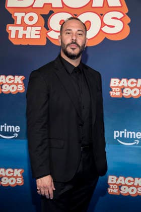 ABB AMAZON- Facundo Scalarandi zu Gast auf dem blauen Teppich bei der Weltpremiere der Amazon Prime Serie Back to the 90s im Delphi Filmpalast am 18.AUGUST 2026 in Berlin Berlin Deutschland *** ABB AMAZON Facundo Scalarandi walks the blue carpet at the world premiere of the Amazon Prime series *Back to the 90s* at the Delphi Filmpalast on August 18, 2026, in Berlin, Germany