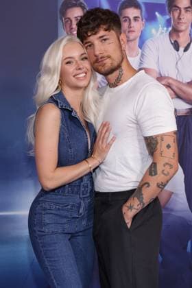 Back to the 90s Kim Schiele, Willi Whey Premiere Back to the 90s im Delphi Filmpalast, Berlin Datum: 18.08.2026 *** Back to the 90s Kim Schiele, Willi Whey Premiere of Back to the 90s at the Delphi Filmpalast, Berlin Date: August 18, 2026 Copyright: xEventpress Kratschx