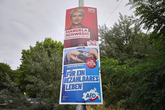 Mecklenburg-Vorpommern, Deutschland, 18.08.2026: Wahlplakate für die Landtagswahl 2026 für SPD (mit Manuela Schwesig) und AfD *** Mecklenburg-Western Pomerania, Germany, August 18, 2026: Campaign posters for the 2026 state election featuring the SPD with Manuela Schwesig and the AfD Copyright: xdtsxNachrichtenagenturx dts_130485