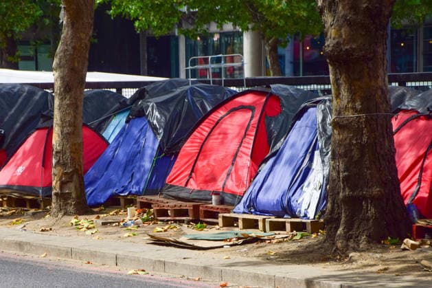 August 19, 2026, London, England, United Kingdom: Tents line Euston Road as UK Prime Minister Andy Burnham launches a campaign to end homelessness and help rough sleepers get off the streets by Christmas. London United Kingdom - ZUMAv130 20260819_zip_v130_007 Copyright: xVukxValcicx