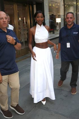August 19, 2026: Carlacia Grant departing and signing for fans at NBCÃ¢â‚¬â ¢s Today Show at Rockefeller Center. - ZUMAh16_ 20260819_zaf_h16_023 Copyright: xDanxHerrickx