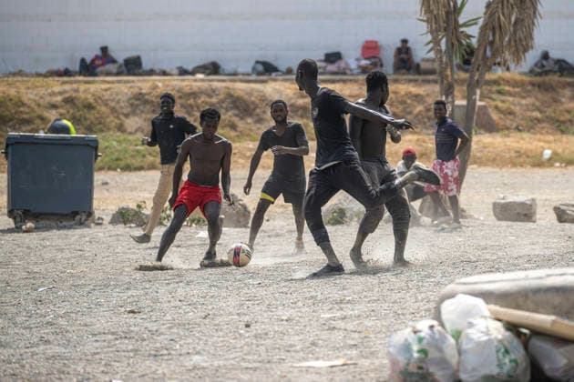 The humanitarian crisis in Ceuta continues. Migrants camped on Trampolín Beach, August 19, 2026, in Ceuta, Spain. Ceuta continues to face a serious humanitarian crisis following the historic mass influx of more than 70,000 migrants who swam across the Tarajal on July 30 and 31. Although the police deployment and border reinforcement by Moroccan authorities have succeeded in curbing the influx, the autonomous city continues to face a serious humanitarian, health, and security crisis. August 19, 2026, Spain  Copyright: xMarcosxMorenox 7721081