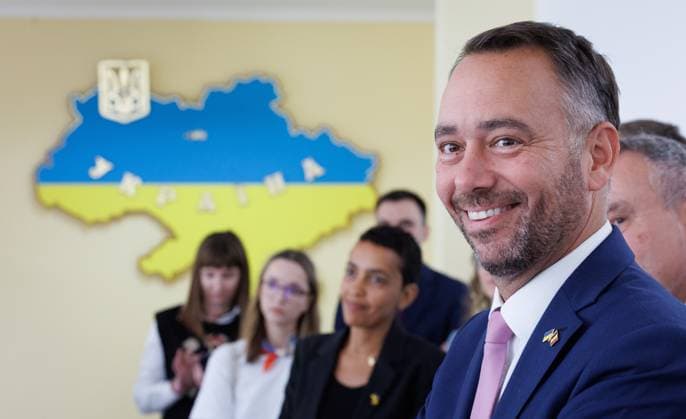 News Bilder des Tages Vice-prime minister and Minister of Foreign Affairs Maxime Prevot pictured during a visit to the Lyceum in Novi Petrivtsi, Ukraine on Wednesday 19 August 2026, part of a visit of the Belgian Foreign Minister to Ukraine.  BENOITxDOPPAGNE 183781572