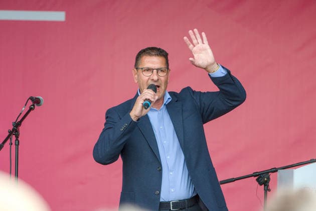 19.08.2026 Politik BSW Auftakt Wahlkampftermine mit Sahra Wagenknecht in Sachsen-Anhalt Marktplatz Dessau Thomas Schulze (BSW, Spitzenkandidat LTW Sachsen-Anhalt). Dessau-Roßlau Sachsen-Anhalt Deutschland *** August 19, 2026 Politics BSW Kickoff of Campaign Events with Sahra Wagenknecht in Saxony-Anhalt Market Square, Dessau Thomas Schulze, BSW, Top Candidate for the State Parliamentary Election in Saxony-Anhalt Dessau-Roßlau, Saxony-Anhalt, Germany
