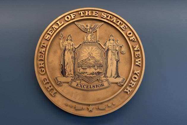 August 19, 2026, New York, New York, USA: The Great Seal of the State of New York seen as Governor Kathy Hochul holds roundtable and press briefing on AI Workforce Impacts with Molly Kinder, Founder of Breakwater Initiative, Emma Vadehra, Director of Policy, Lynn Brooks, Claims Processor of Highmark Blue Cross Blue Shield of Western New York & Chief Shop Steward, Petra Cruz, Receptionist & Office Manager, Early Head Start Program of Dominican Women s Development Center, Antoinette Daley, Client of Bottomless Closet, Tamara Ramsey, Executive Assistant of Volunteers of America of Greater New York, Gabriella Toth, Executive Assistant of Goldman Sachs at Governor s office in New York, NY on August 19, 2026. Governor also answered questions on u - ZUMAr339 20260819_znp_r339_008 Copyright: xLevxRadinx