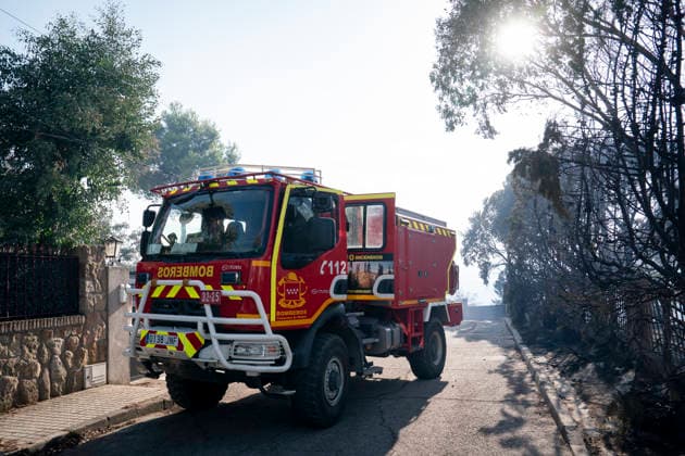 A wildfire in Aldea del Fresno, Madrid, forces the lockdown of this town and Villamantilla. Several firefighters are assisting with firefighting efforts, as of August 19, 2026, in Aldea del Fresno, Madrid, Spain. A new wildfire in the Sierra Oeste region of Madrid, located in Aldea del Fresno at 2:30 p.m., is forcing the lockdown of this town and Villamantilla. The fire has been located at kilometer 52 of the M-510, near Aldea del Fresno. The Community of Madrid has activated Infoma Operational Level 2, and approximately twenty ground crews and five aerial crews from the Community’s fire department are currently working in the area, forest firefighters, and forest rangers. AUGUST 19, 2026 FIRE ALDEA DEL FRESNO FIREFIGHTERS FOREST RANGERS F  Copyright: xA.xPÃ rezxMecax 7721326