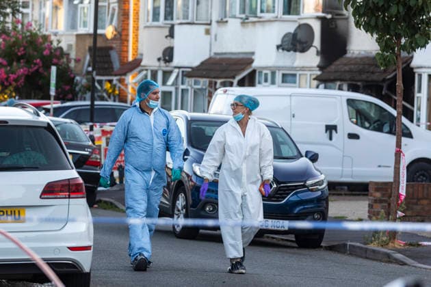 August 19, 2026, London, London, UK: London, UK. Forensic police officers at the scene of a fire in Hounslow, west London, where a murder investigation has been launched following the death of a 48-year-old woman. London UK  - ZUMAl94_ 20260819_zaf_l94_006 Copyright: xMarcinxNowakx