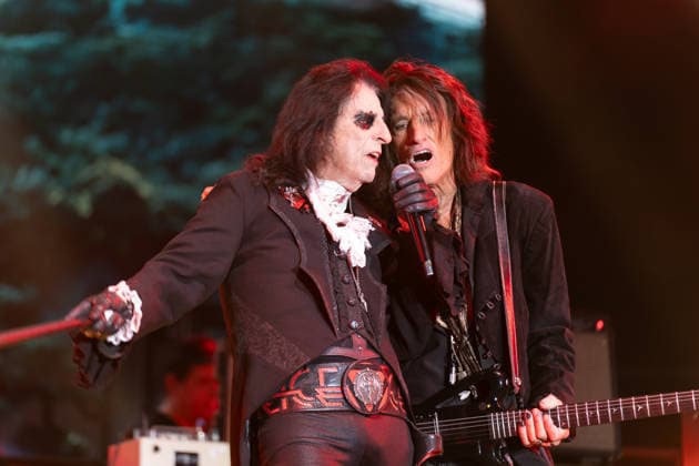 IPA87626492 - The Hollywood Vampires are performing at the Utilita Arena in Birmingham, UK  Copyright: xcristinaxmasseix xx 87626492