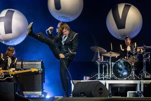 The Hives at Vilar de Mouros 2026 - 19 Aug 2026 Vocalist Howlin’ Pelle Almqvist of the Swedish garage?rock band The Hives performs during the second day of the Vilar de Mouros Festival. Vilar de Mouros Portugal Copyright: xDiogoxBaptistax xSOPAxImagesx DB_TheHives20260819_002
