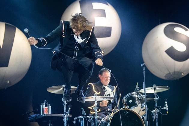 The Hives at Vilar de Mouros 2026 - 19 Aug 2026 Vocalist Howlin’ Pelle Almqvist of the Swedish garage?rock band The Hives performs during the second day of the Vilar de Mouros Festival. Vilar de Mouros Portugal Copyright: xDiogoxBaptistax xSOPAxImagesx DB_TheHives20260819_010