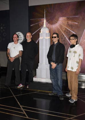 Weezer Lights the Empire State Building NEW YORK, NY - AUGUST 19: Weezer light the Empire State Building to Celebrate the Release of Weezer (The Gold Album) in Support of Hearts of Gold on August 19, 2026 in New York City. Credit: John Fycke MediaPunch New York City New York USA EDITORIAL USE ONLY  Copyright: xx JohnxFycke MediaPunchx admphotosthree012110