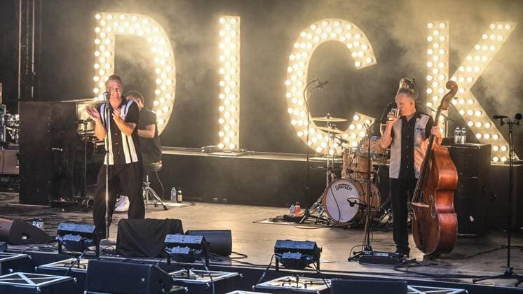** NUR FÜR REDAKTIONELLE ZWECKE ** EDITORIAL USE ONLY **<p>Dick Braave tritt am Mittwoch 19. August 2026, in Dinslaken auf. Das Open-Air Konzert ist Teil der Reihe Sommerkultur 2026 im Burgtheater. Dinslaken Copyright: MarkusxWeissenfels *** ** FOR EDITORIAL USE ONLY ** EDITORIAL USE ONLY ** p Dick Braave will perform on Wednesday, August 19, 2026, in Dinslaken. The open-air concert is part of the Sommerkultur 2026 series at the Burgtheater Dinslaken. Copyright MarkusxWeissenfels Copyright: MarkusxWeissenfels doc878jtidjrl2haqpp1y1d ,EDITORIAL USE ONLY
