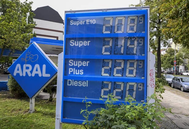 Diesel prices in Germany continue to rise BERLIN, GERMANY - AUGUST 20: Price displays at a petrol station in Berlin, Germany, on August 20, 2026. Diesel prices in Germany continue their rapid surge driven by rising logistics costs and increases in international crude oil prices. Halil Sagirkaya Anadolu Berlin Germany. Editorial use only. Please get in touch for any other usage.  Copyright: x2026xAnadoluxHalilxSagirkayax