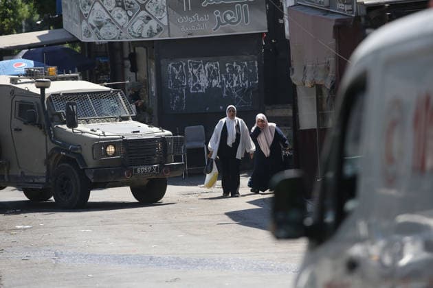 Three Palestinians injured in Israeli raids in the West Bank NABLUS, WEST BANK, PALESTINE - AUGUST 20: Israeli forces raid the Balata Camp, closing entrances and exits and restricting the movement of residents, as three Palestinians are injured and at least six people are detained during the raids in Nablus, in the northern West Bank, Palestine, on August 20, 2026. Nedal Eshtayah Anadolu Nablus West Bank. Editorial use only. Please get in touch for any other usage.  Copyright: x2026xAnadoluxNedalxEshtayahx