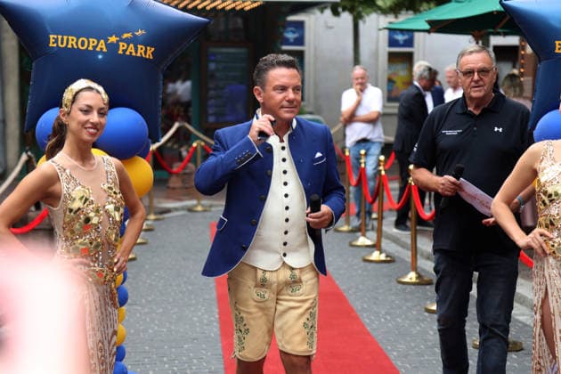 Mross erhält Stern auf Walk of Fame in Rust Rust, 20082026 Stefan Mross: Der Sänger, Entertainer und Moderator der beliebten ARD-Sendung Immer wieder sonntags erhält seinen eigenen Stern auf dem Walk of Fame im Europa-Park. Baden- Württemberg Germany *** Mross Receives a Star on the Walk of Fame in Rust Rust, 20082026 Stefan Mross The singer, entertainer, and host of the popular ARD show *Immer wieder sonntags* receives his own star on the Walk of Fame at Europa-Park in Baden-Württemberg, Germany Copyright: xMatthiasxGränzdörferx