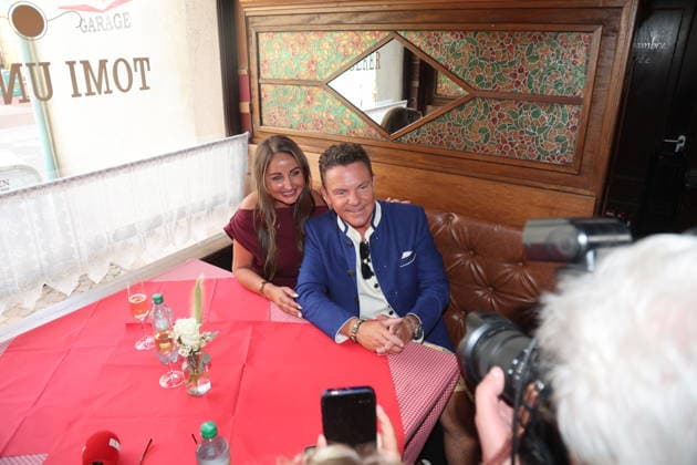 Stefan Mross und Eva Luginger bei der Ehrung von Stefan Mross mit einem Stern auf dem Walk of Fame des Europa-Parks im Europa-Park Rust. Rust, 20.08.2026 *** Stefan Mross and Eva Luginger at the ceremony honoring Stefan Mross with a star on the Europa-Park Walk of Fame at Europa-Park Rust, Rust, August 20, 2026 Copyright: xAgenturxMatthiasxWehnertx xM.xGränzdörferx