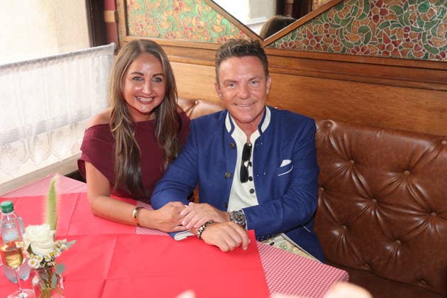 Stefan Mross und Eva Luginger bei der Ehrung von Stefan Mross mit einem Stern auf dem Walk of Fame des Europa-Parks im Europa-Park Rust. Rust, 20.08.2026 *** Stefan Mross and Eva Luginger at the ceremony honoring Stefan Mross with a star on the Europa-Park Walk of Fame at Europa-Park Rust, Rust, August 20, 2026 Copyright: xAgenturxMatthiasxWehnertx xM.xGränzdörferx