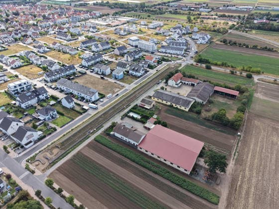 Einweihung der Griesheimer Düne als natürliche Schallschutzwand zwischen dem Neubaugebiet und den landwirtschaftlichen Höfen - Griesheim 20.08.2026: Einweihung der Griesheimer Düne *** Inauguration of the Griesheim Dune as a natural sound barrier between the new development area and the farms in Griesheim August 20, 2026 Inauguration of the Griesheim Dune